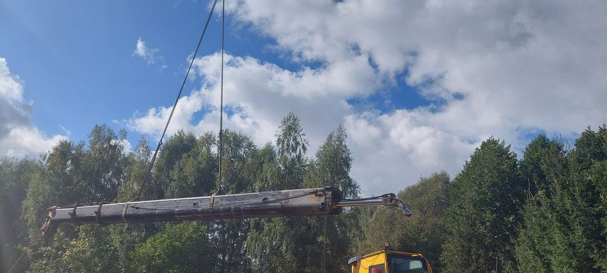 Uszczelnienie siłownika teleskopowania w dźwigu LIEBHERR LTM 1030/2 wykonywany przez LamikCranes Łukasz Lamik