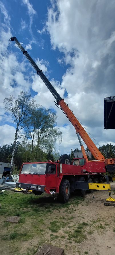 Żuraw LIEBHERR LTM 1120
