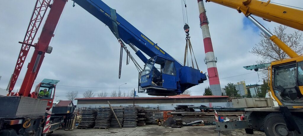 Montaż wieńca obrotu po regeneracji - prace wykonywane przez LamikCranes Łukasz Lamik