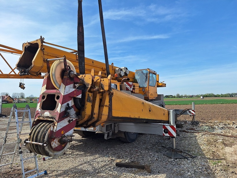 Demontaż oraz montaż wysięgnika Liebherr LTM 1050-1.1