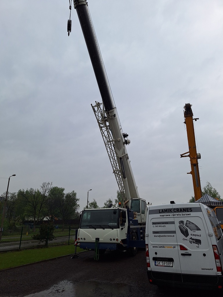 Fotorelacja z wymiany uszczelnień siłownika teleskopowania - LamikCranes.pl