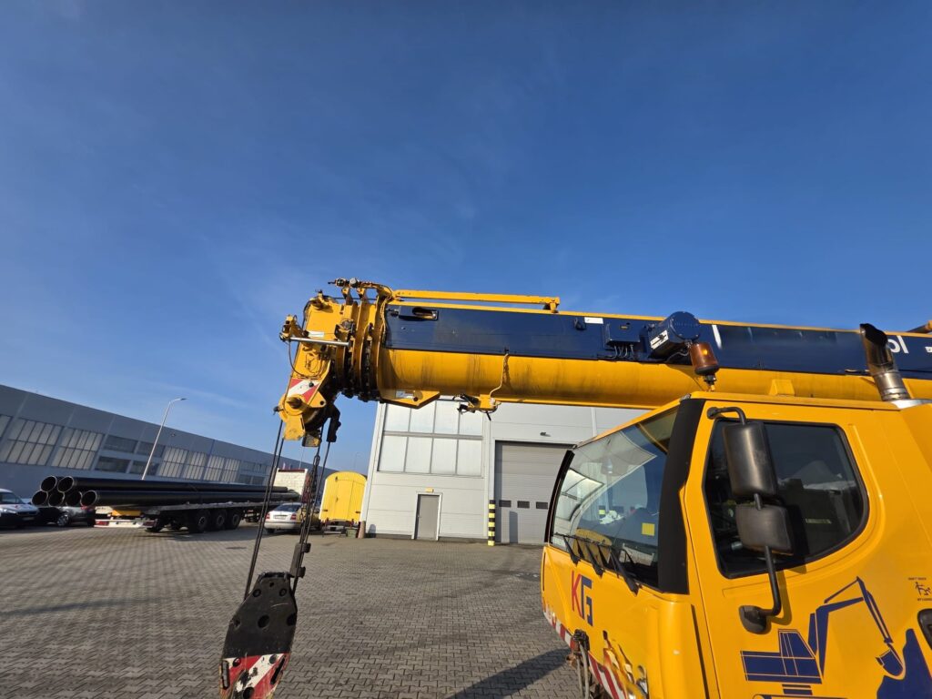 Jako wieloletni pasjonat żurawi samojezdnych Liebherr, każda praca serwisowa przy tych maszynach to dla mnie coś więcej niż zwykła naprawa – to spotkanie z precyzyjną niemiecką inżynierią w praktyce.
